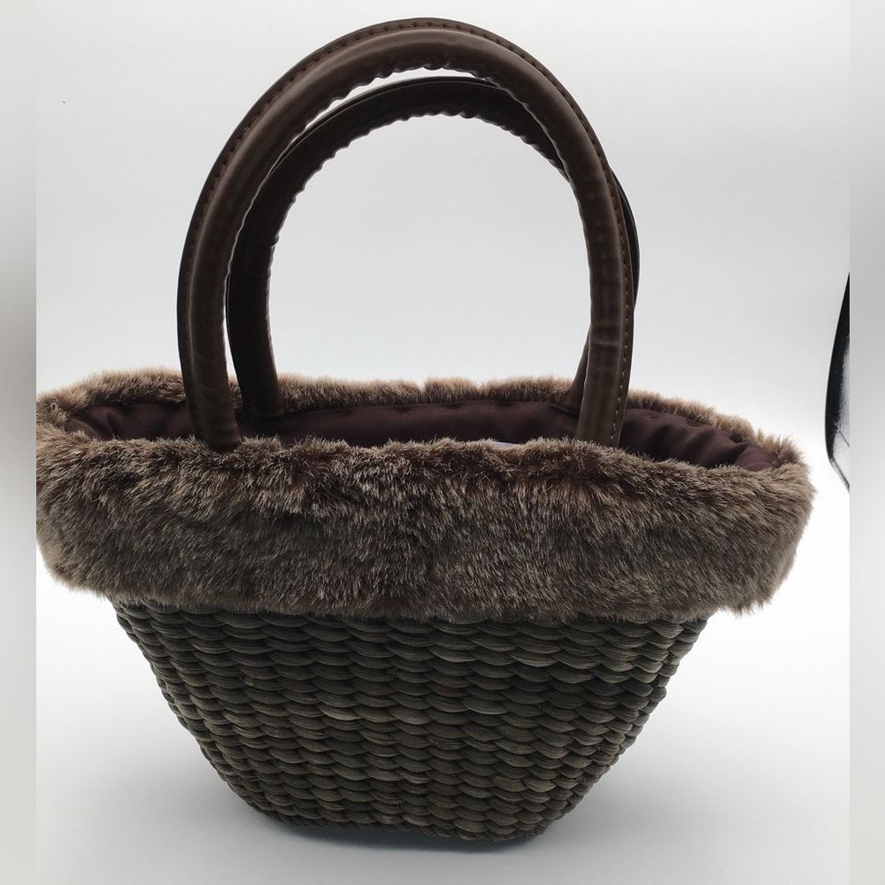 BATH & BODY WORKS Tote/Handbag w/Faux Fur Trim.  Double Handled